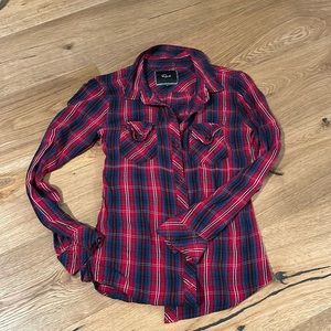 Cute fitted rails shirt